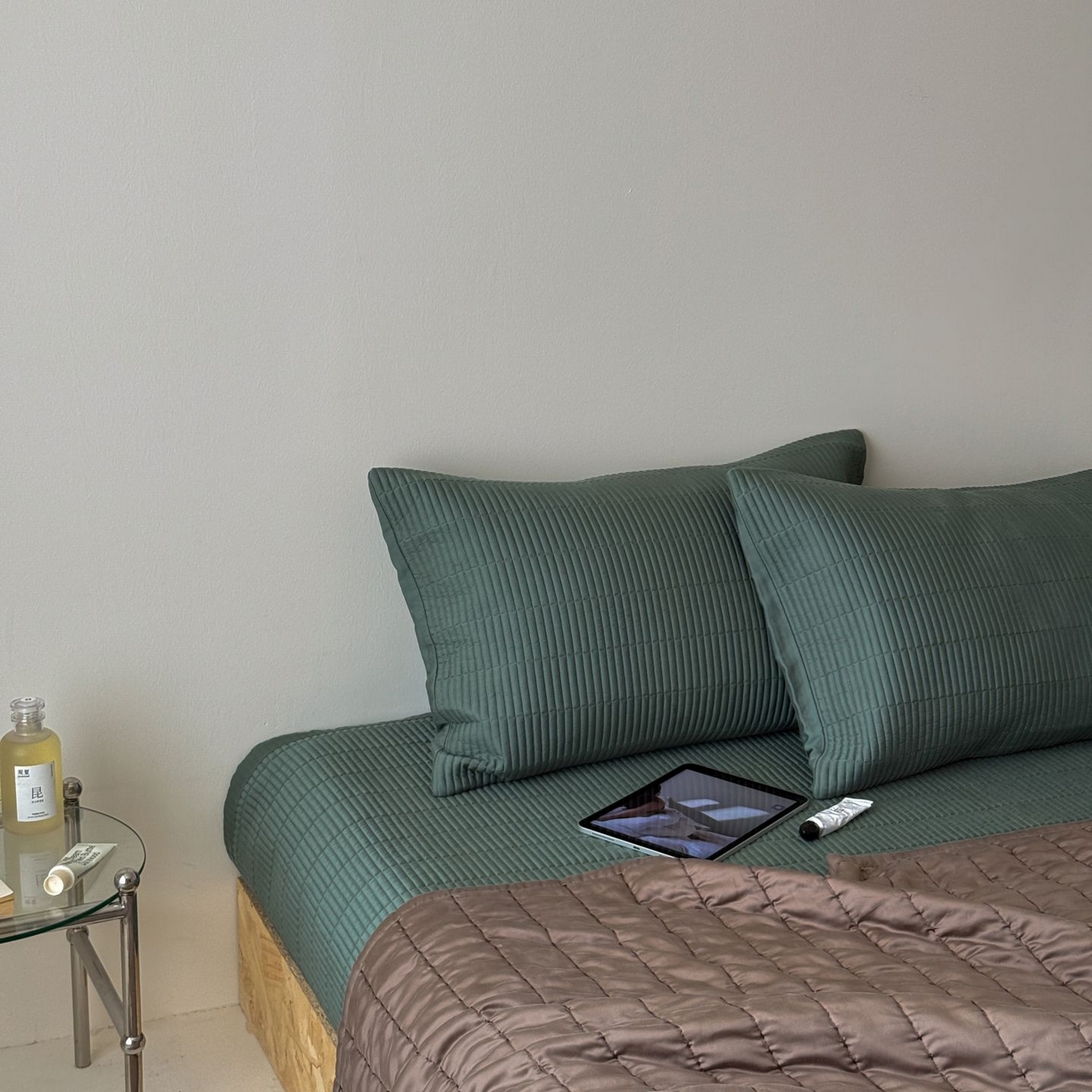 91家纺网 家纺一手货源 找家纺 汇庭 2025新款赫本夏被夏凉被空调被床盖三件套系列 夏被-卡竹亭