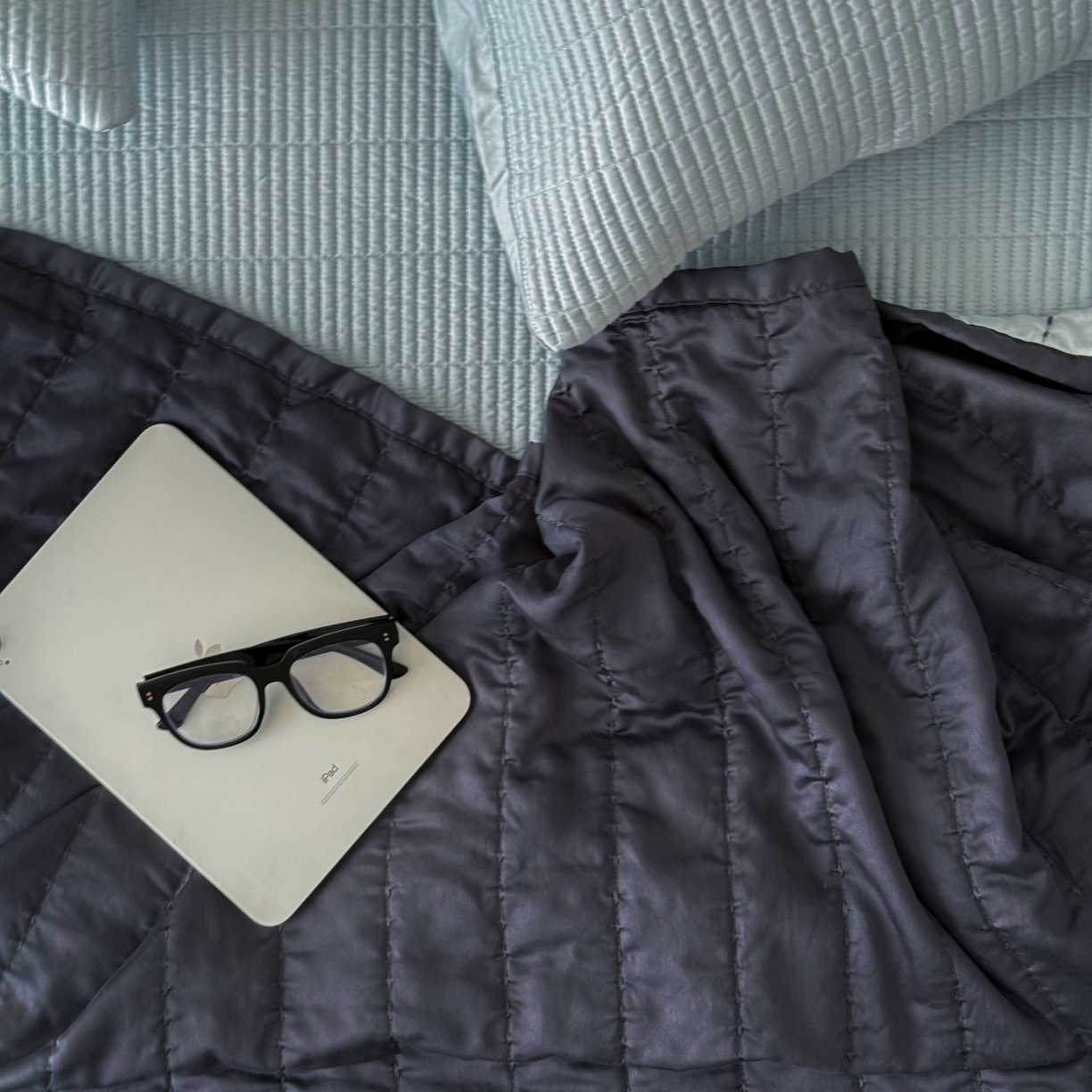 91家纺网 家纺一手货源 找家纺 汇庭 2025新款赫本夏被夏凉被空调被床盖三件套系列 夏被-汇深蓝