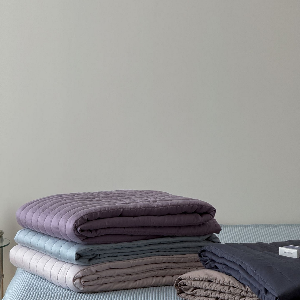 91家纺网 家纺一手货源 找家纺 汇庭 2025新款赫本夏被夏凉被空调被床盖三件套系列 组合图仅供参考