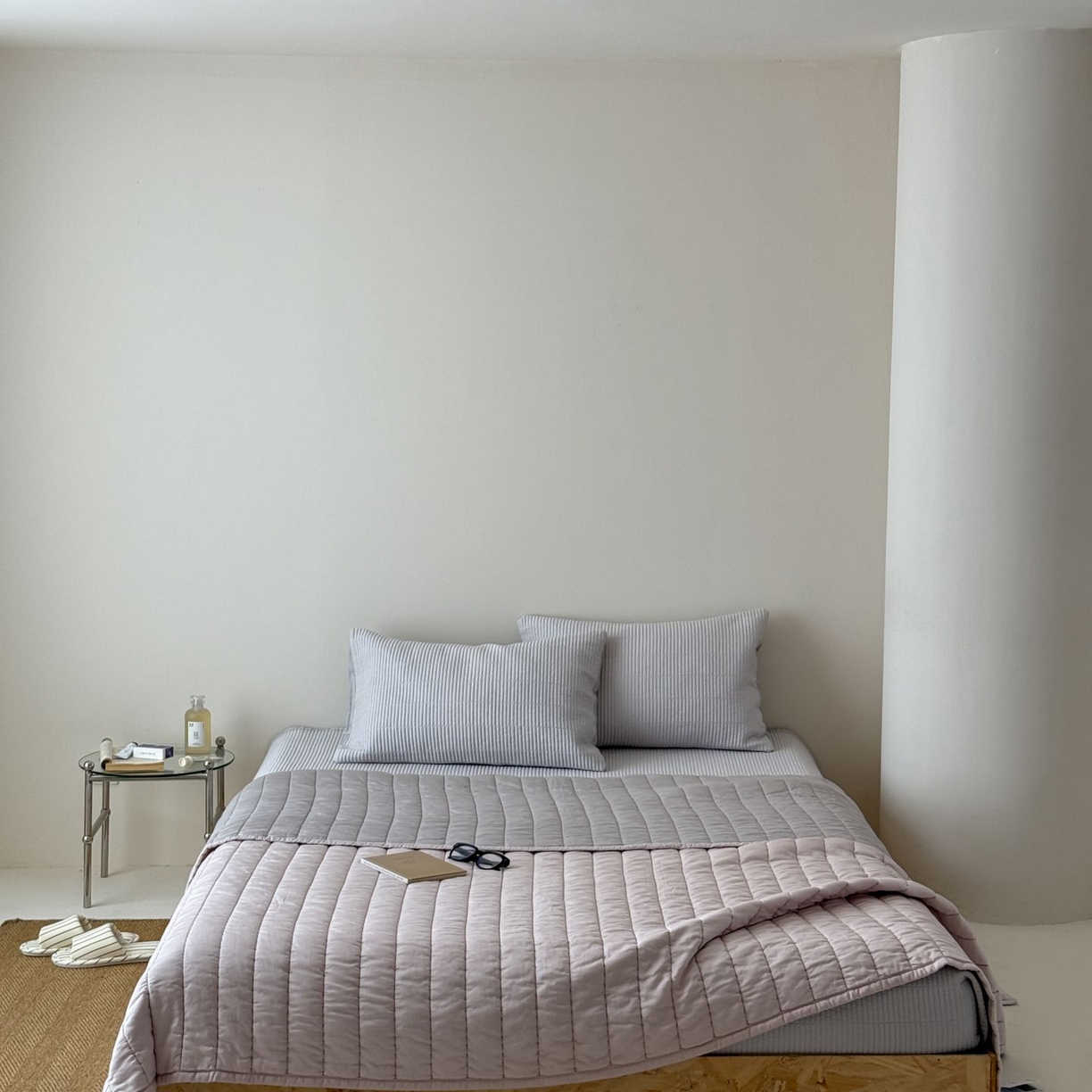 91家纺网 家纺一手货源 找家纺 汇庭 2025新款赫本夏被夏凉被空调被床盖三件套系列 夏被-邂逅粉