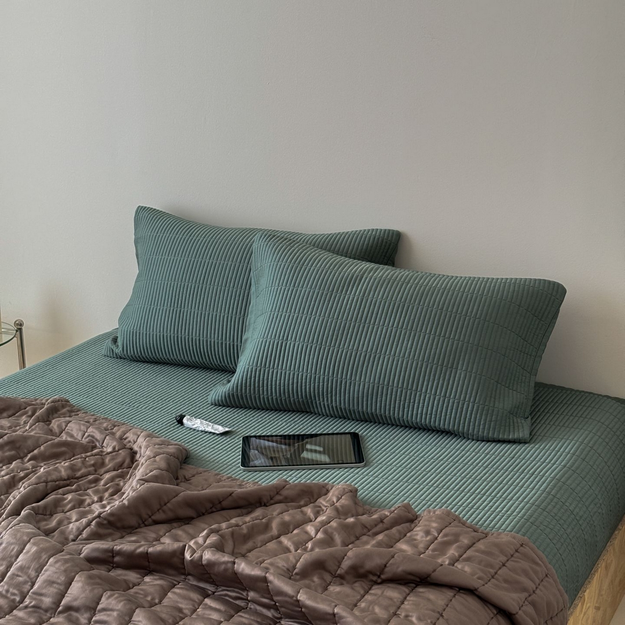 91家纺网 家纺一手货源 找家纺 汇庭 2025新款赫本夏被夏凉被空调被床盖三件套系列 夏被-卡竹亭