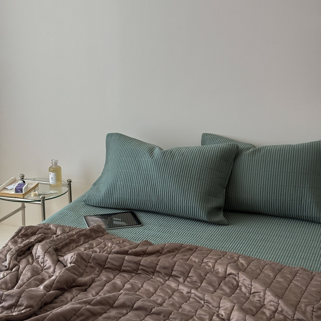 91家纺网 家纺一手货源 找家纺 汇庭 2025新款赫本夏被夏凉被空调被床盖三件套系列 夏被-卡竹亭