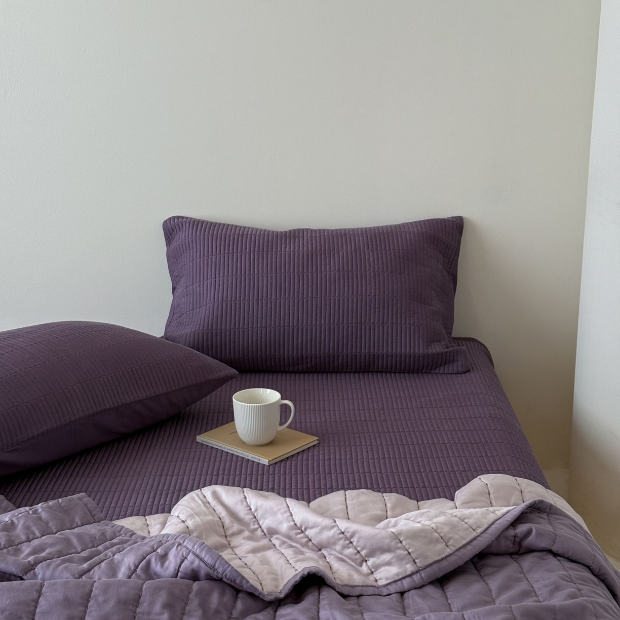 91家纺网 家纺一手货源 找家纺 汇庭 2025新款赫本夏被夏凉被空调被床盖三件套系列 夏被-星黛紫