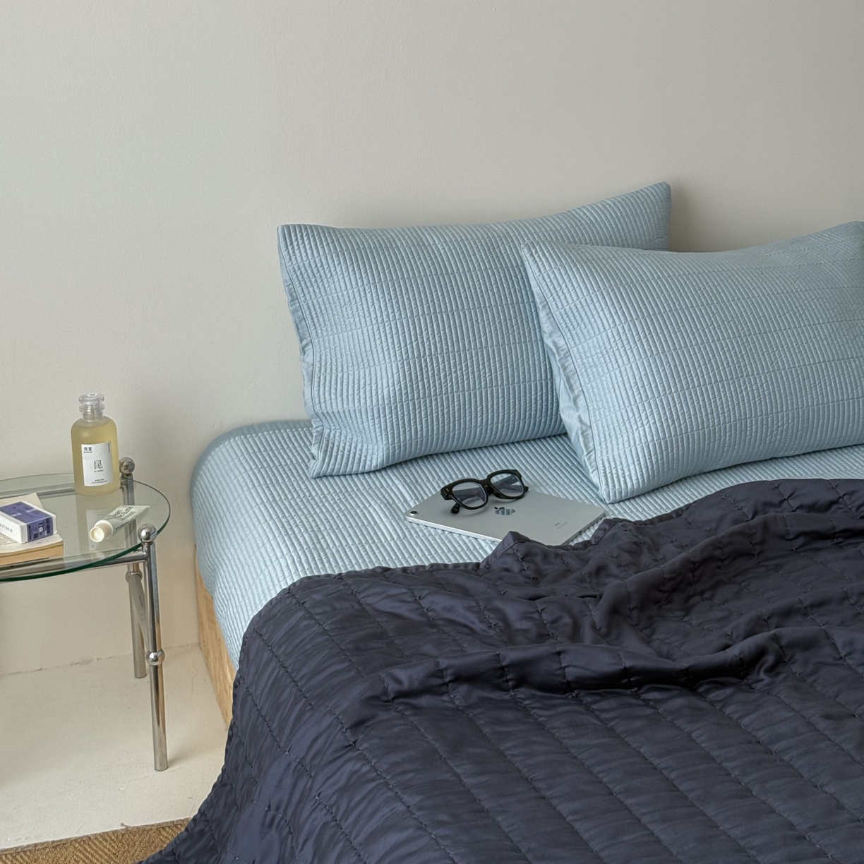 91家纺网 家纺一手货源 找家纺 汇庭 2025新款赫本夏被夏凉被空调被床盖三件套系列 夏被-汇深蓝