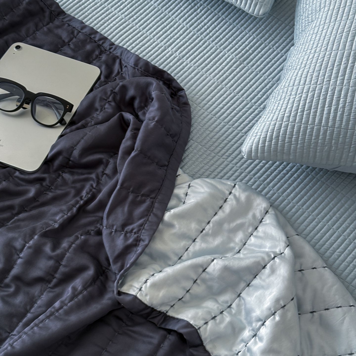 91家纺网 家纺一手货源 找家纺 汇庭 2025新款赫本夏被夏凉被空调被床盖三件套系列 夏被-汇深蓝