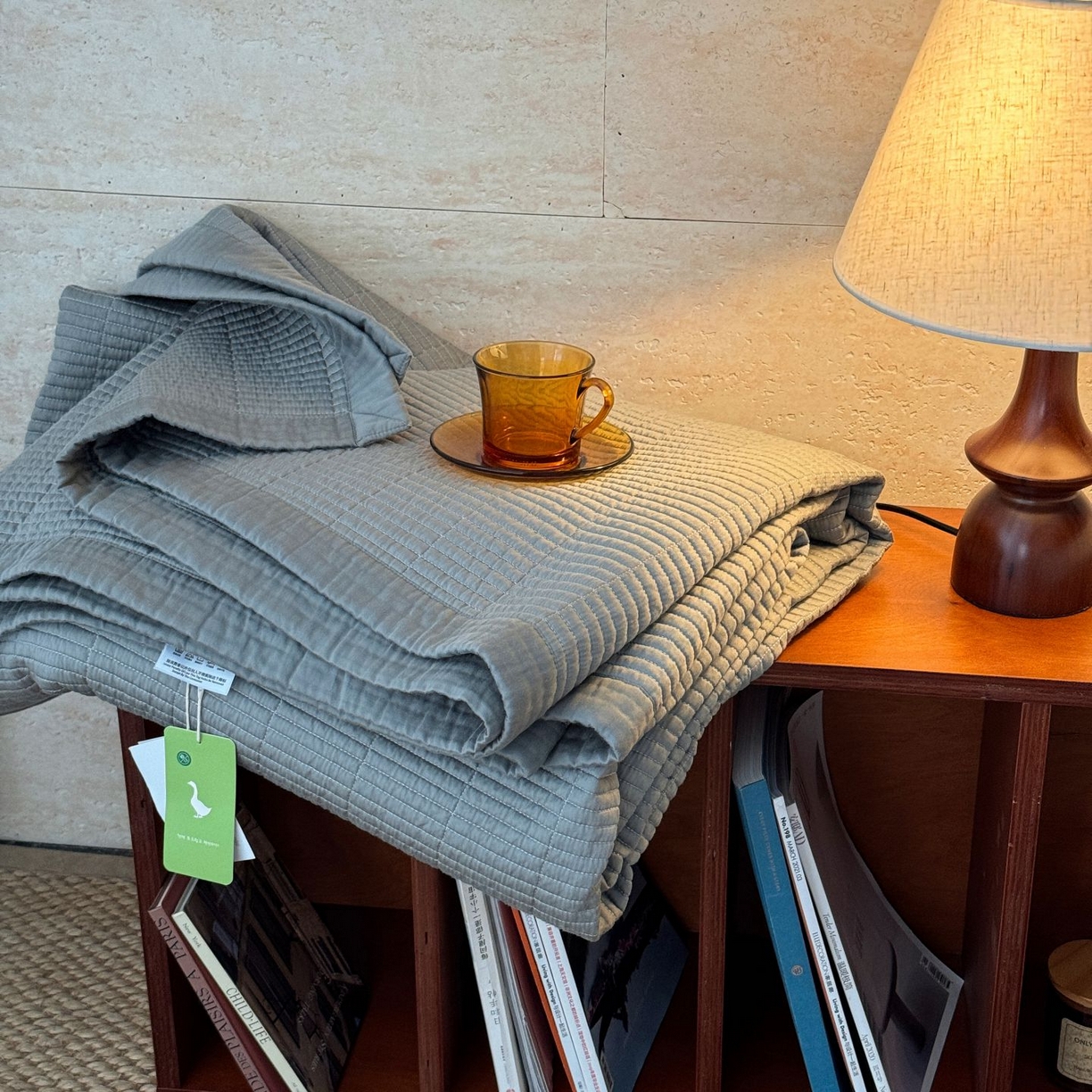 91家纺网 家纺一手货源 找家纺 汇庭 2025新款赫本夏被夏凉被空调被床盖三件套系列 床盖-芳华青