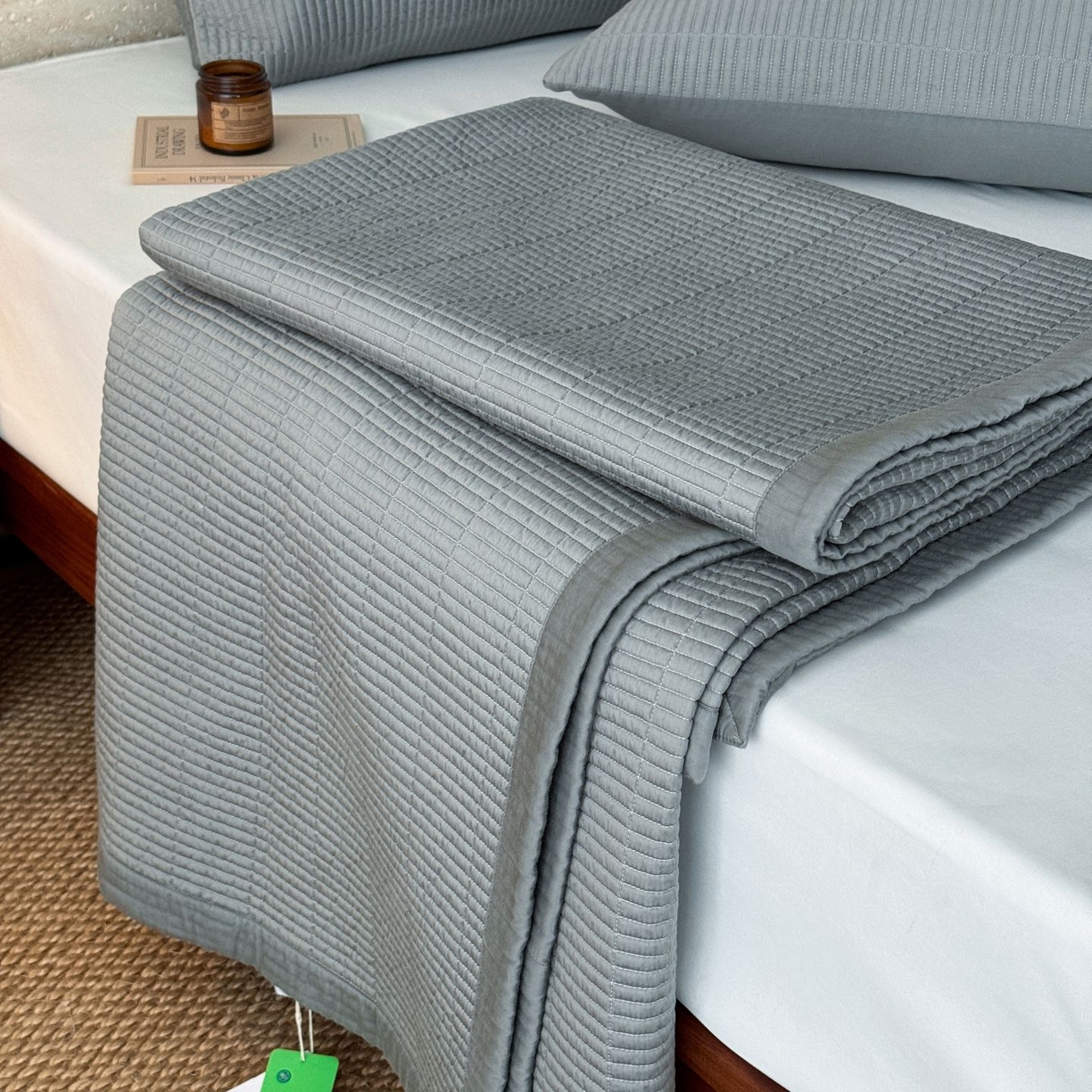 91家纺网 家纺一手货源 找家纺 汇庭 2025新款赫本夏被夏凉被空调被床盖三件套系列 床盖-芳华青