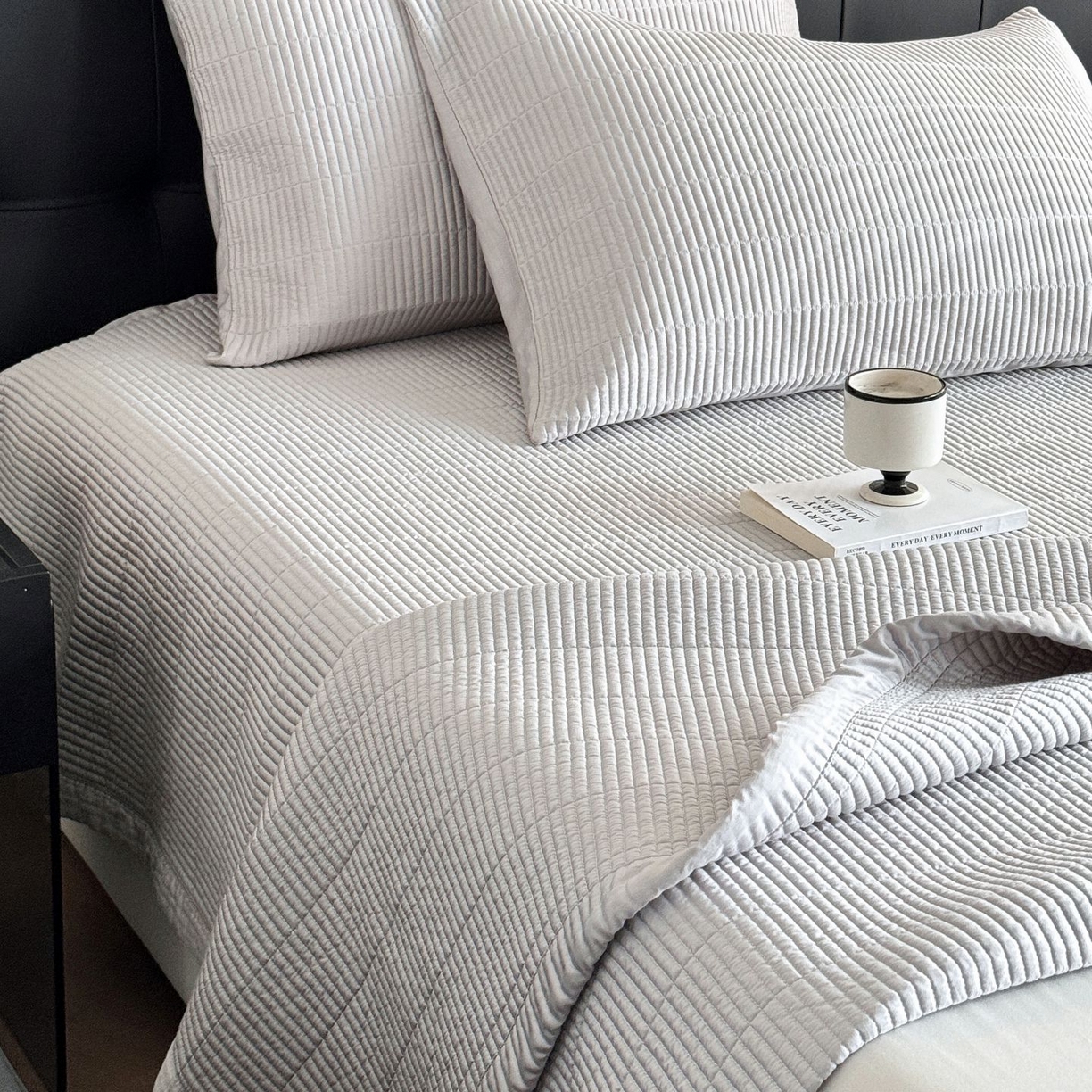 91家纺网 家纺一手货源 找家纺 汇庭 2025新款赫本夏被夏凉被空调被床盖三件套系列 床盖-太空灰