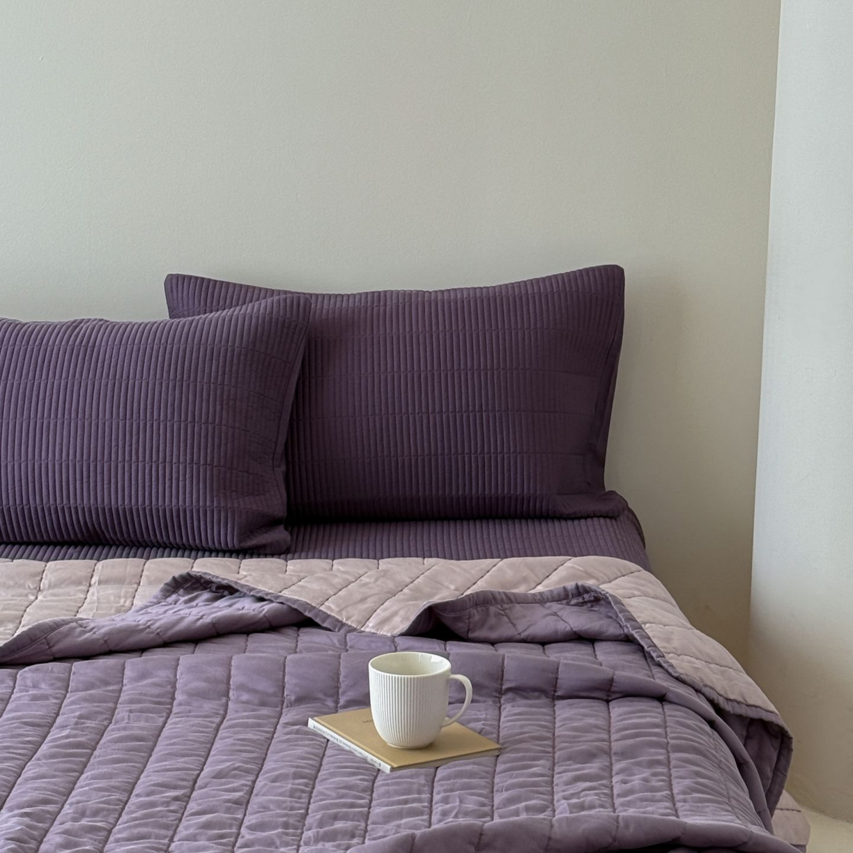 91家纺网 家纺一手货源 找家纺 汇庭 2025新款赫本夏被夏凉被空调被床盖三件套系列 夏被-星黛紫