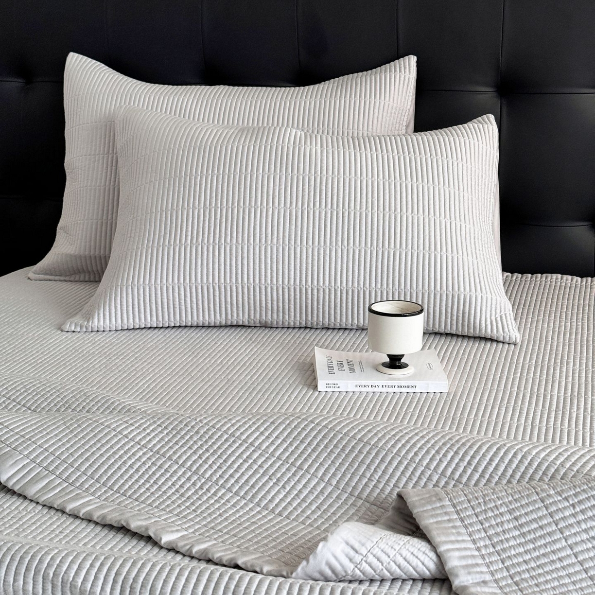 91家纺网 家纺一手货源 找家纺 汇庭 2025新款赫本夏被夏凉被空调被床盖三件套系列 床盖-太空灰