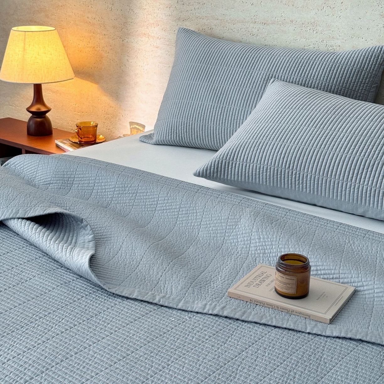 91家纺网 家纺一手货源 找家纺 汇庭 2025新款赫本夏被夏凉被空调被床盖三件套系列 床盖-浅水蓝