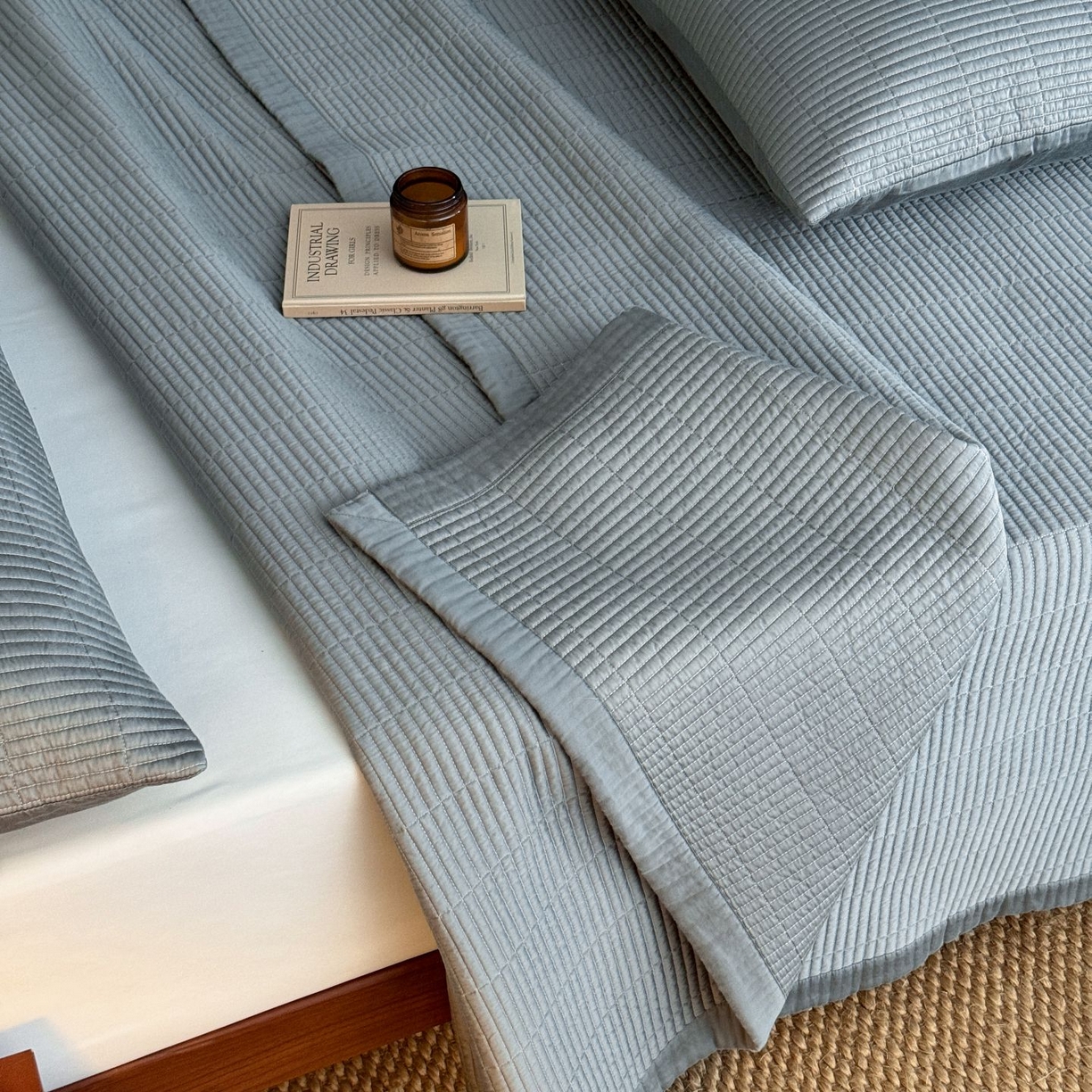 91家纺网 家纺一手货源 找家纺 汇庭 2025新款赫本夏被夏凉被空调被床盖三件套系列 床盖-芳华青