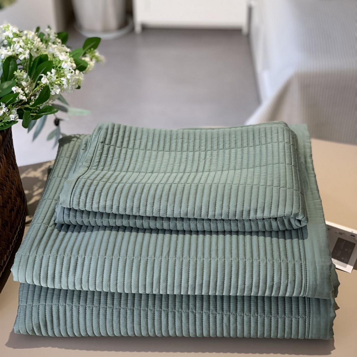 91家纺网 家纺一手货源 找家纺 汇庭 2025新款赫本夏被夏凉被空调被床盖三件套系列 床盖-深墨绿