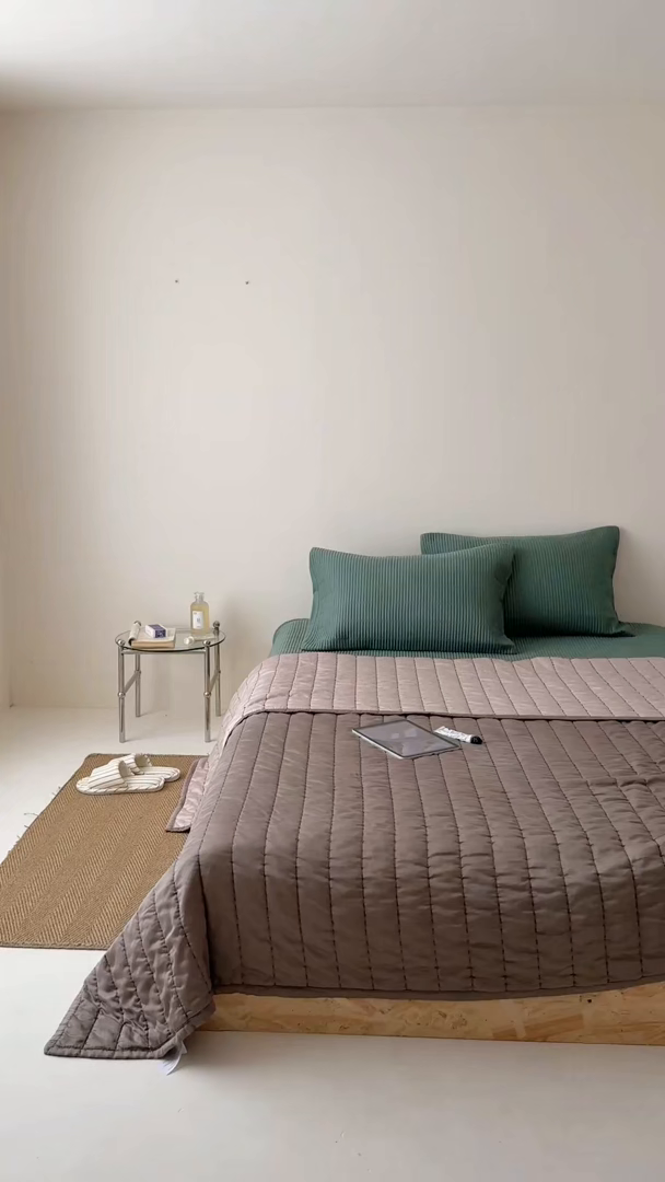 91家纺网 家纺一手货源 找家纺 汇庭 2025新款赫本夏被夏凉被空调被床盖三件套系列 夏被-卡竹亭