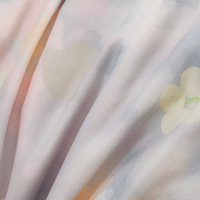 91家纺网 家纺一手货源 找家纺 家之硕家纺 2025春夏新款床裙款四件套繁花似锦系列 静若繁花