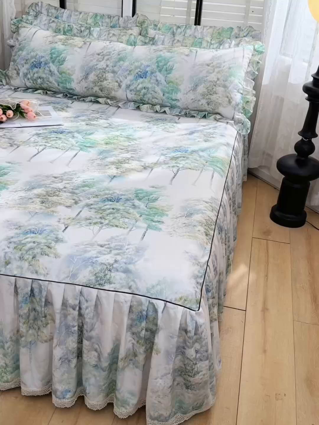 91家纺网 家纺一手货源 找家纺 家之硕家纺 2025春夏新款床裙款四件套繁花似锦系列 叶间芳华