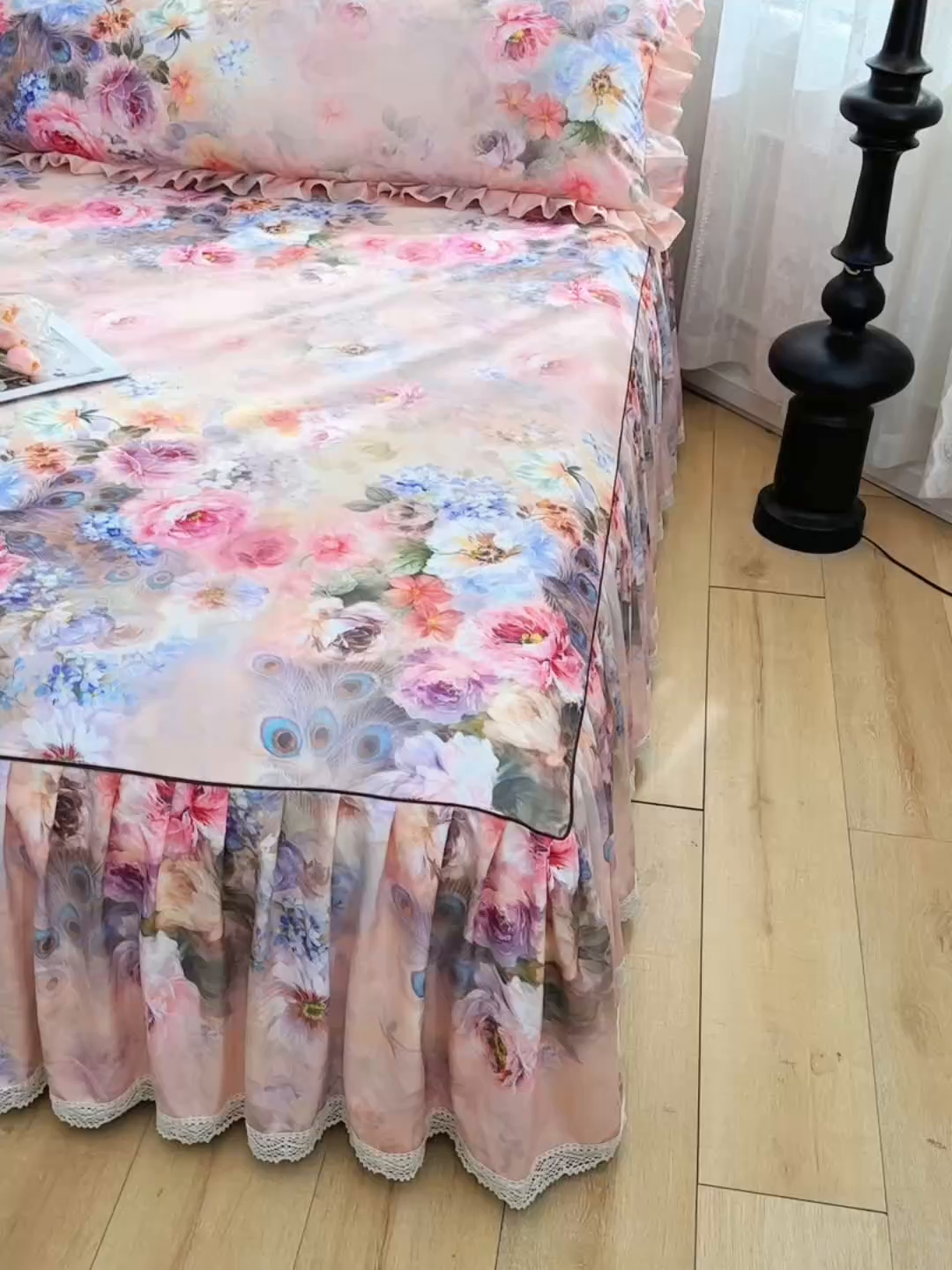 91家纺网 家纺一手货源 找家纺 家之硕家纺 2025春夏新款床裙繁花似锦系列单床裙床裙单件 苍穹雀语