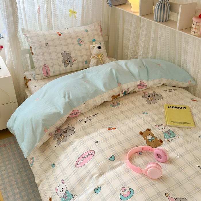 91家纺网 家纺一手货源 找家纺 曼之夏 2025新款全棉纯棉印花学生宿舍上下铺三件套 樱桃熊仔