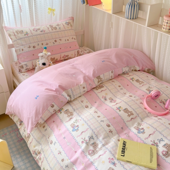 91家纺网 家纺一手货源 找家纺 曼之夏 2025新款全棉纯棉印花学生宿舍上下铺三件套 奶昔小熊