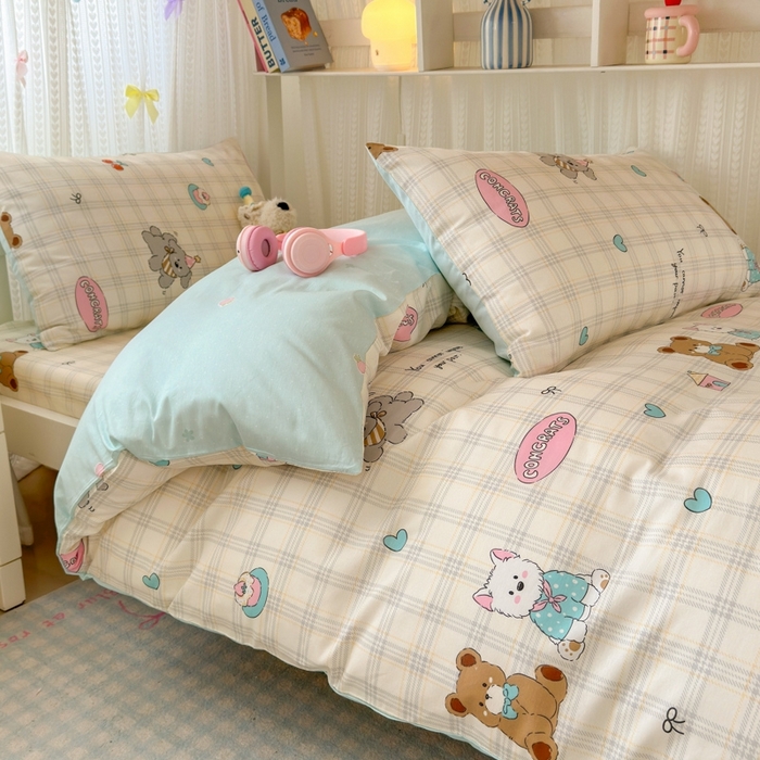 91家纺网 家纺一手货源 找家纺 曼之夏 2025新款全棉纯棉印花学生宿舍上下铺三件套 樱桃熊仔