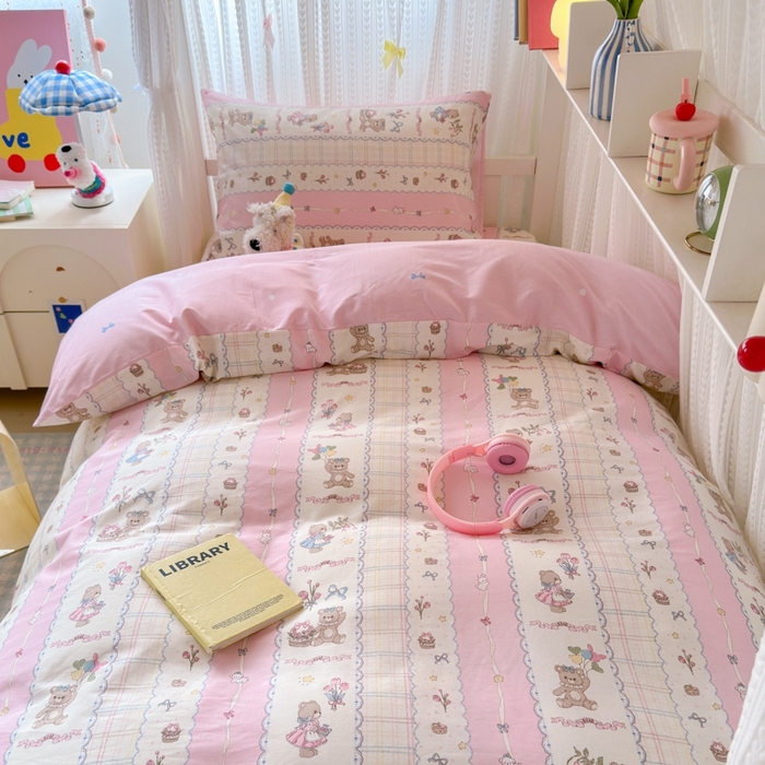 91家纺网 家纺一手货源 找家纺 曼之夏 2025新款全棉纯棉印花学生宿舍上下铺三件套 奶昔小熊