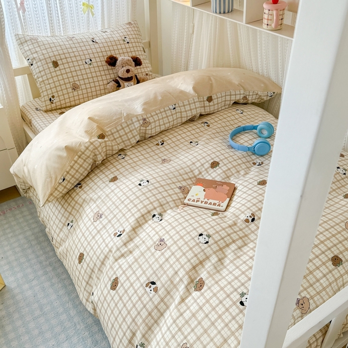 91家纺网 家纺一手货源 找家纺 曼之夏 2025新款全棉纯棉印花学生宿舍上下铺三件套 曲奇小狗