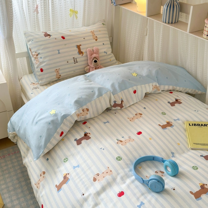 91家纺网 家纺一手货源 找家纺 曼之夏 2025新款全棉纯棉印花学生宿舍上下铺三件套 椰奶小腊肠