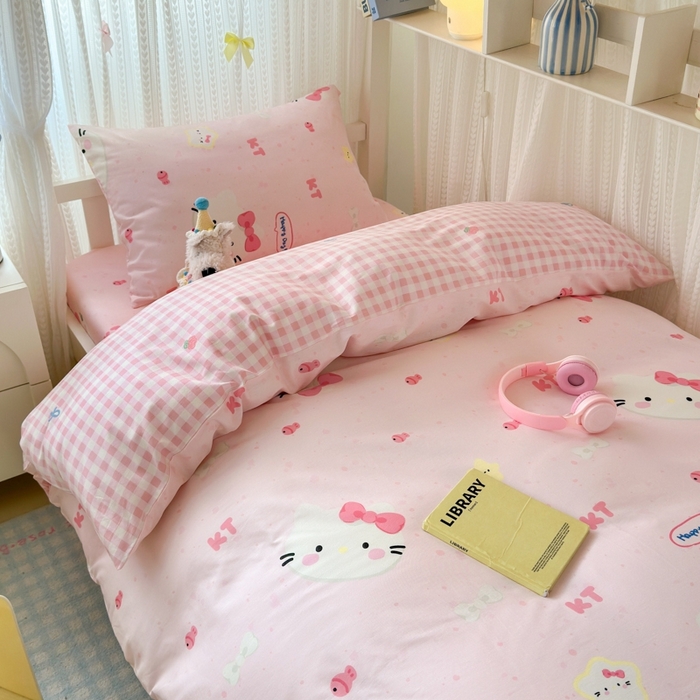 91家纺网 家纺一手货源 找家纺 曼之夏 2025新款全棉纯棉印花学生宿舍上下铺三件套 甜心猫咪