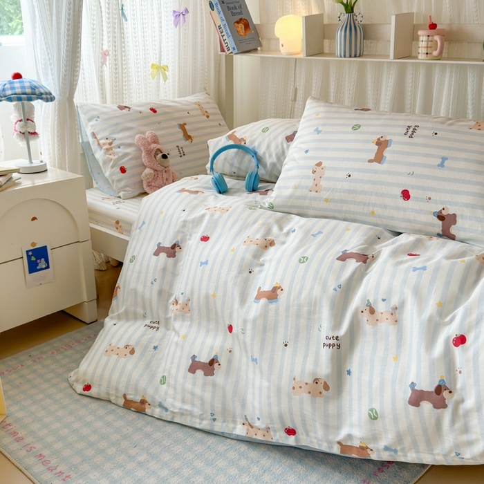 91家纺网 家纺一手货源 找家纺 曼之夏 2025新款全棉纯棉印花学生宿舍上下铺三件套 椰奶小腊肠