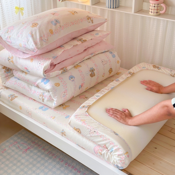 91家纺网 家纺一手货源 找家纺 曼之夏 2025新款全棉纯棉印花学生宿舍上下铺三件套 可爱多