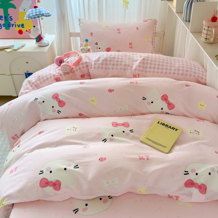 91家纺网 家纺一手货源 找家纺 曼之夏 2025新款全棉纯棉印花学生宿舍上下铺三件套 甜心猫咪