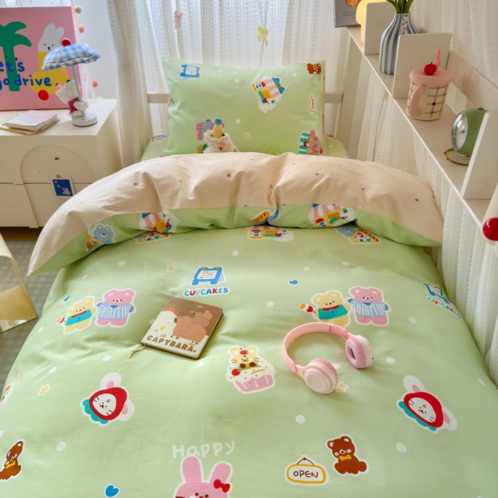 91家纺网 家纺一手货源 找家纺 曼之夏 2025新款全棉纯棉印花学生宿舍上下铺三件套 趣味熊