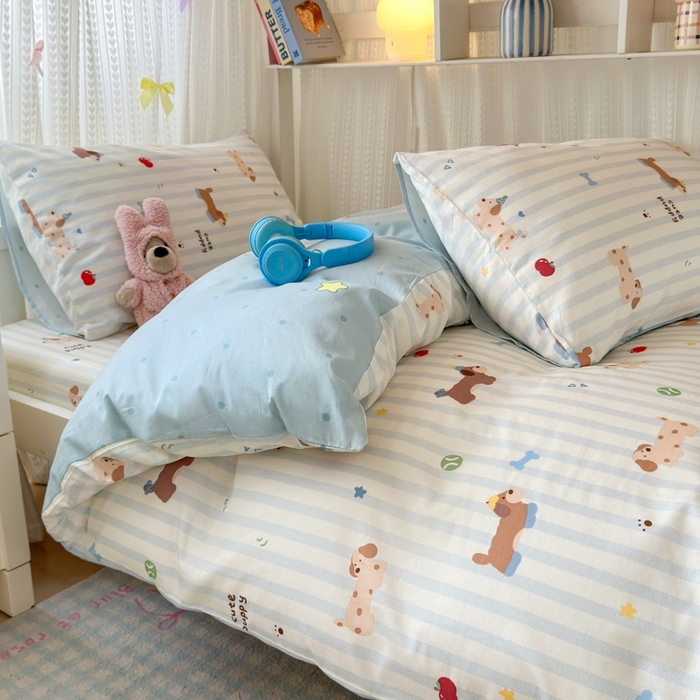 91家纺网 家纺一手货源 找家纺 曼之夏 2025新款全棉纯棉印花学生宿舍上下铺三件套 椰奶小腊肠