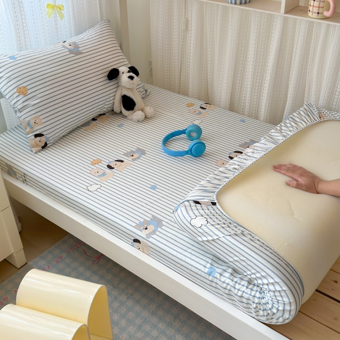 91家纺网 家纺一手货源 找家纺 曼之夏 2025新款全棉纯棉印花学生宿舍上下铺单床笠床笠单件单品床笠 小狗日记