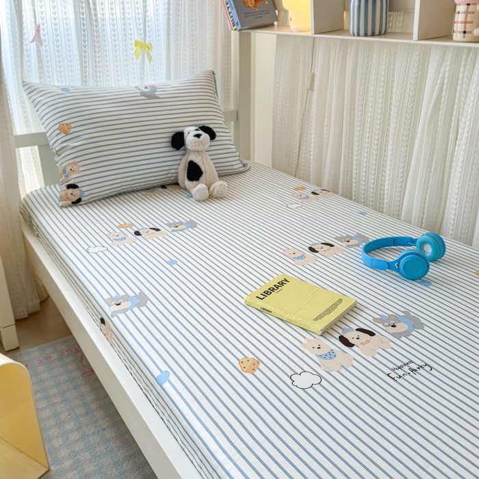 91家纺网 家纺一手货源 找家纺 曼之夏 2025新款全棉纯棉印花学生宿舍上下铺单床笠床笠单件单品床笠 小狗日记