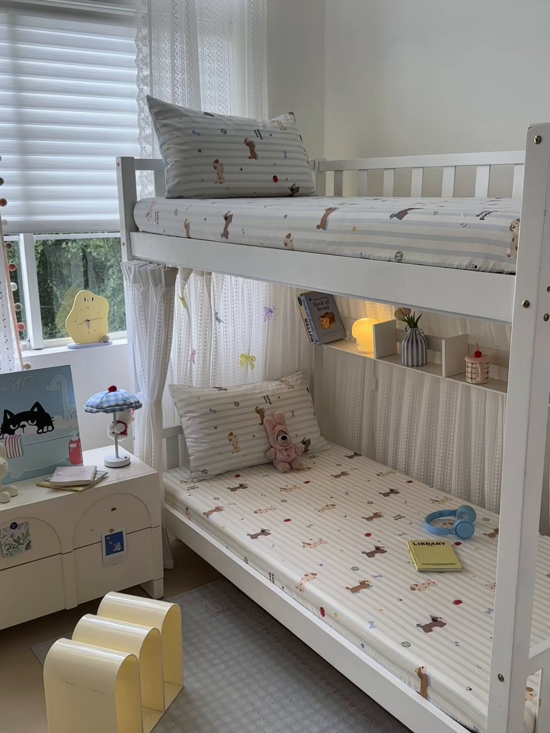 91家纺网 家纺一手货源 找家纺 曼之夏 2025新款全棉纯棉印花学生宿舍上下铺单床笠床笠单件单品床笠 椰奶小腊肠