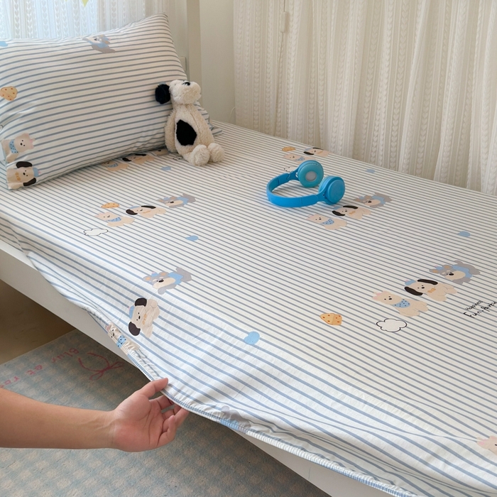 91家纺网 家纺一手货源 找家纺 曼之夏 2025新款全棉纯棉印花学生宿舍上下铺单床笠床笠单件单品床笠 小狗日记