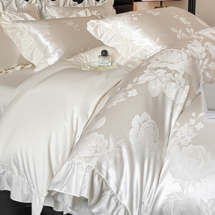 91家纺网 家纺一手货源 找家纺 千希家纺 2025春夏新款亮丝贡缎提花花边款四件套-专版花蝶系列 专版花蝶-珍珠白