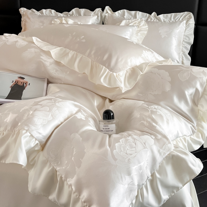 91家纺网 家纺一手货源 找家纺 千希家纺 2025春夏新款亮丝贡缎提花花边款四件套-专版花蝶系列 专版花蝶-珍珠白