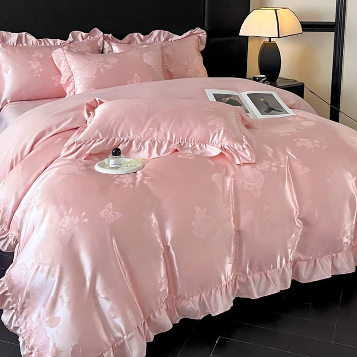 91家纺网 家纺一手货源 找家纺 千希家纺 2025春夏新款亮丝贡缎提花花边款四件套-专版花蝶系列 专版花蝶-暮光粉