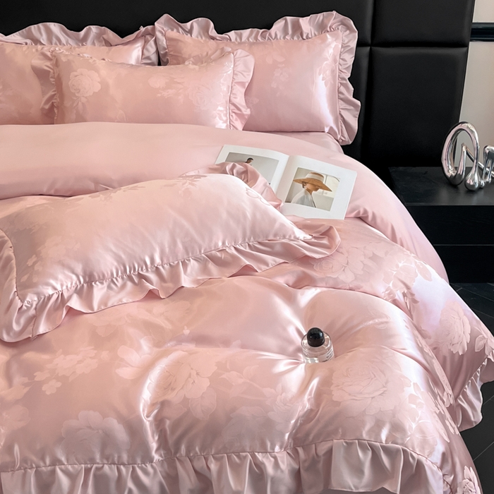 91家纺网 家纺一手货源 找家纺 千希家纺 2025春夏新款亮丝贡缎提花花边款四件套-专版花蝶系列 专版花蝶-暮光粉