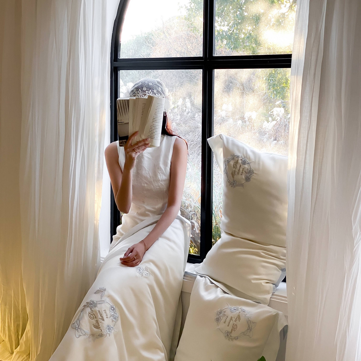 91家纺网 家纺一手货源 找家纺 佳汐蓝家纺 2025春夏新款60S兰精天丝四件套-花香蝶韵 星蓝