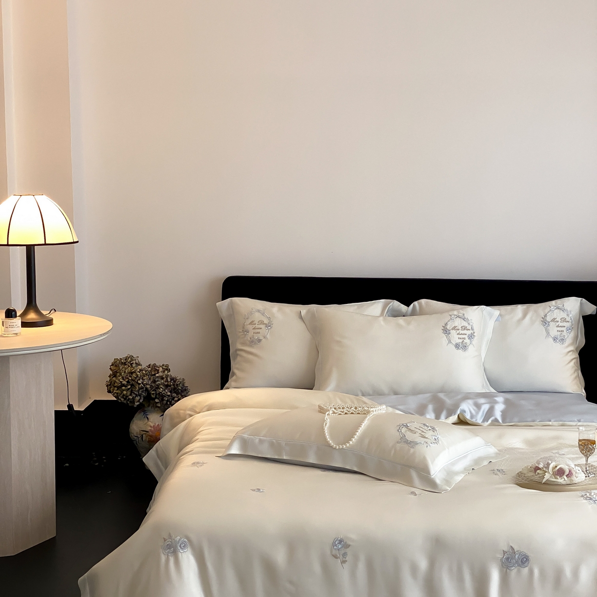 91家纺网 家纺一手货源 找家纺 佳汐蓝家纺 2025春夏新款60S兰精天丝四件套-花香蝶韵 星蓝