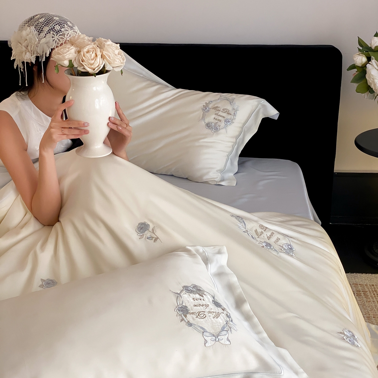 91家纺网 家纺一手货源 找家纺 佳汐蓝家纺 2025春夏新款60S兰精天丝四件套-花香蝶韵 星蓝