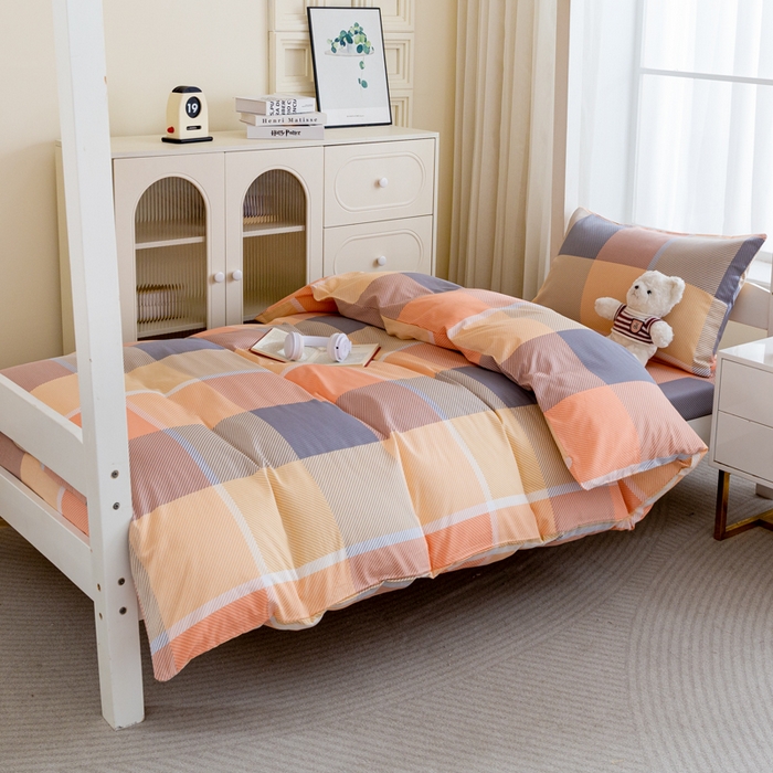 91家纺网 家纺一手货源 找家纺 简冠家纺 2025新款全棉学生三件套宿舍三件套纯棉学生床垫羽丝绒被子被芯 幻影都市-红