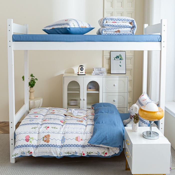 91家纺网 家纺一手货源 找家纺 简冠家纺 2025新款全棉学生三件套宿舍三件套纯棉学生床垫羽丝绒被子被芯 奶油小熊