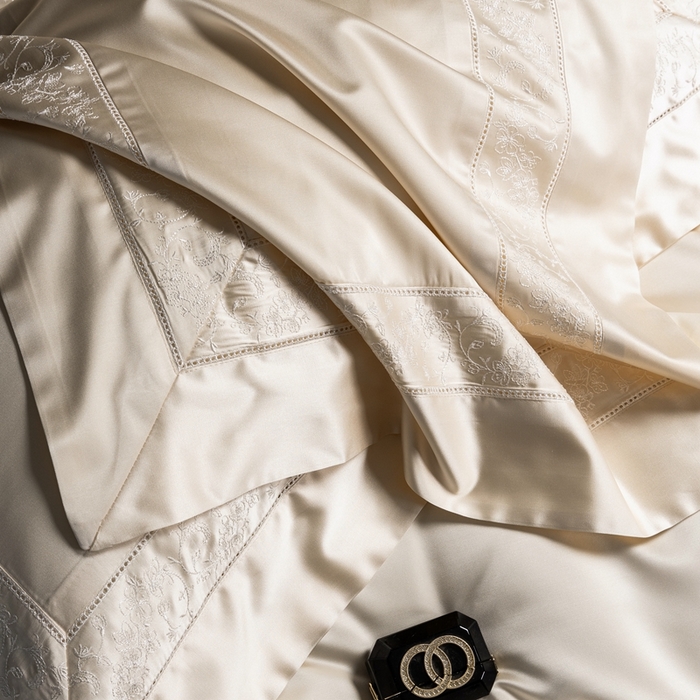 91家纺网 家纺一手货源 找家纺 馨蕊2025春夏新品LF兰精天丝四件套-云芙 云芙-香槟