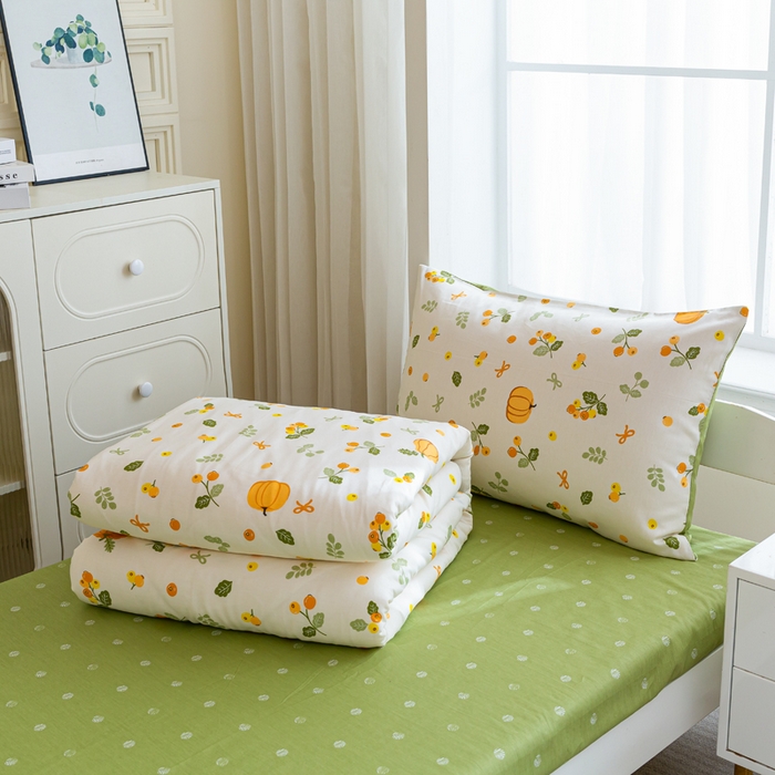91家纺网 家纺一手货源 找家纺 简冠家纺 2025新款全棉学生三件套宿舍三件套纯棉学生床垫羽丝绒被子被芯 田园生活