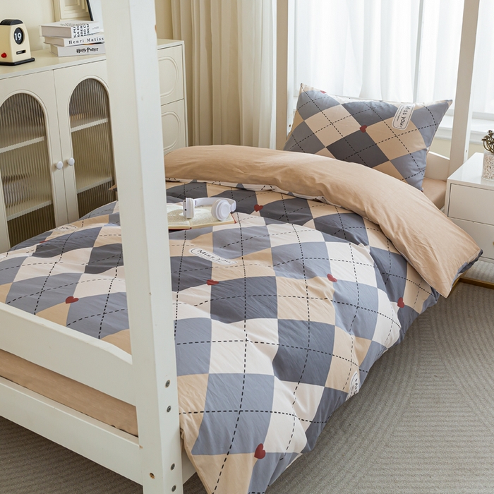 91家纺网 家纺一手货源 找家纺 简冠家纺 2025新款全棉学生三件套宿舍三件套纯棉学生床垫羽丝绒被子被芯 文景