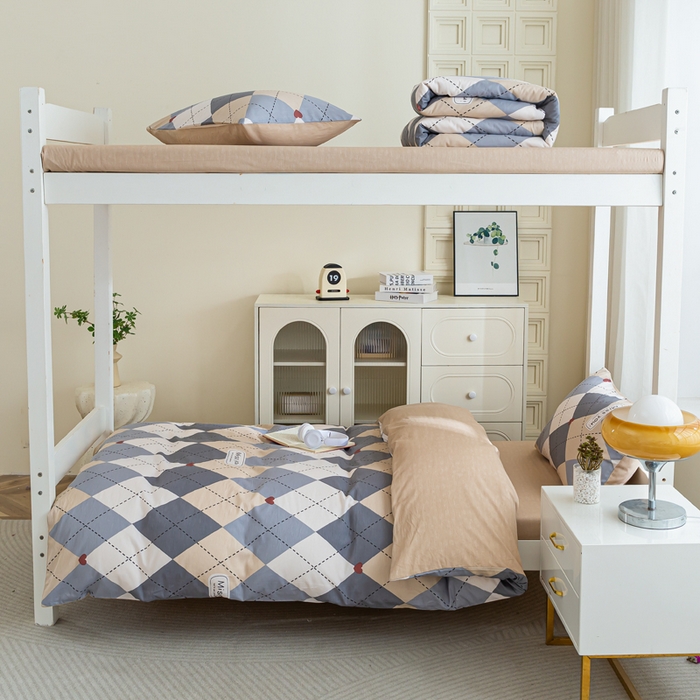 91家纺网 家纺一手货源 找家纺 简冠家纺 2025新款全棉学生三件套宿舍三件套纯棉学生床垫羽丝绒被子被芯 文景